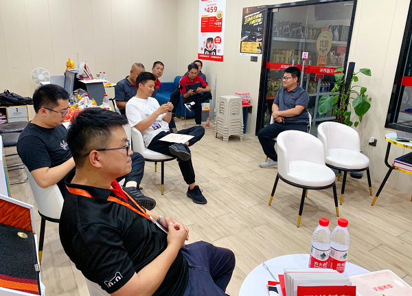 行业大洗牌，12年老4S人「乱中求生」，月毛利15万