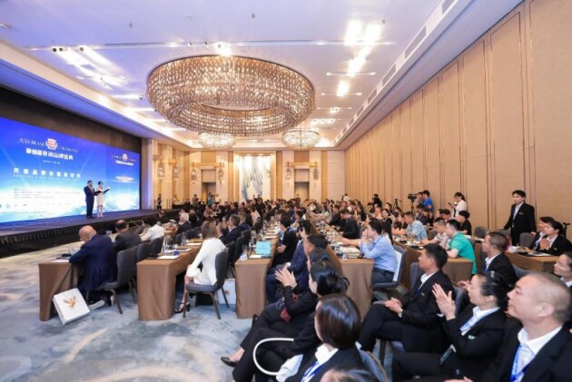 第18届亚洲品牌盛典:艾雪冰淇淋集团总裁王嘉成荣获大奖