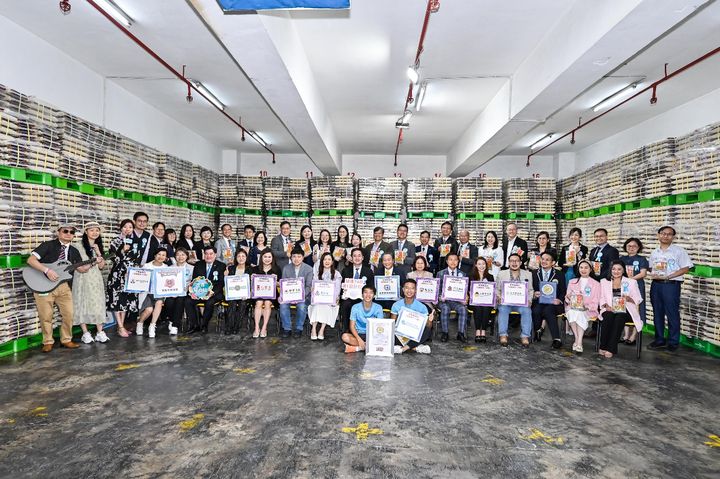 跳跃校园呈献国庆74周年 世界粮食日 送粮派米 7.4吨