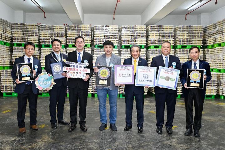 跳跃校园呈献国庆74周年 世界粮食日 送粮派米 7.4吨