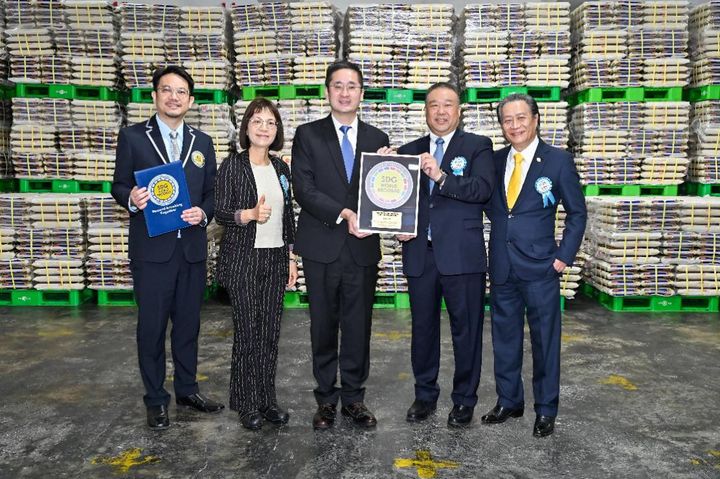 跳跃校园呈献国庆74周年 世界粮食日 送粮派米 7.4吨